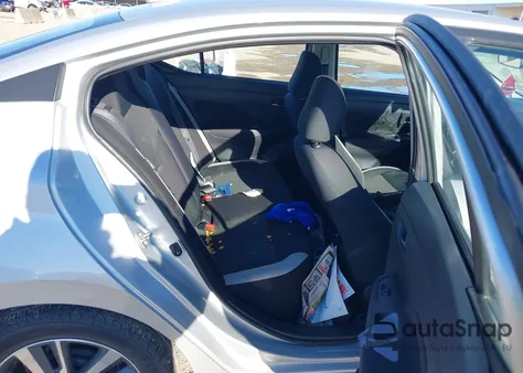 2021 Nissan Versa Sv Xtronic Cvt z USA, uszkodzony, nr VIN 3N1CN8EV5ML822080